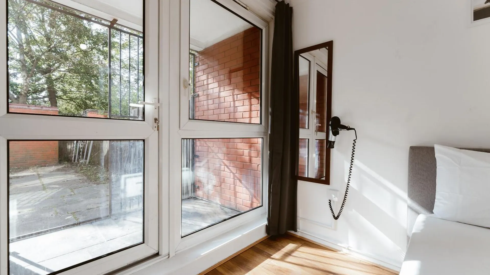Guest house Shadwell Double Room - 13 London United Kingdom